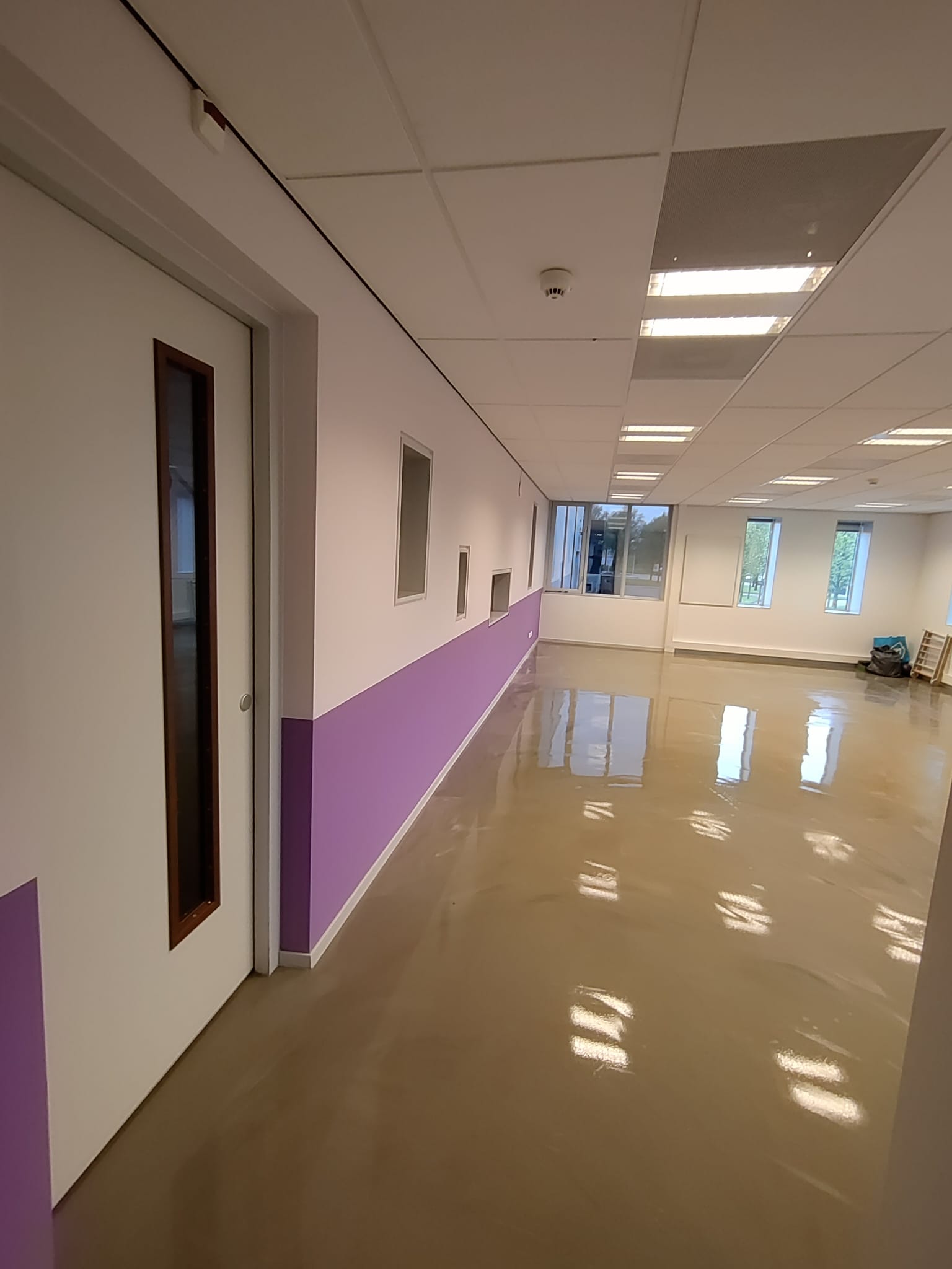 Divers binnenschilderwerk - foto 8 van 9